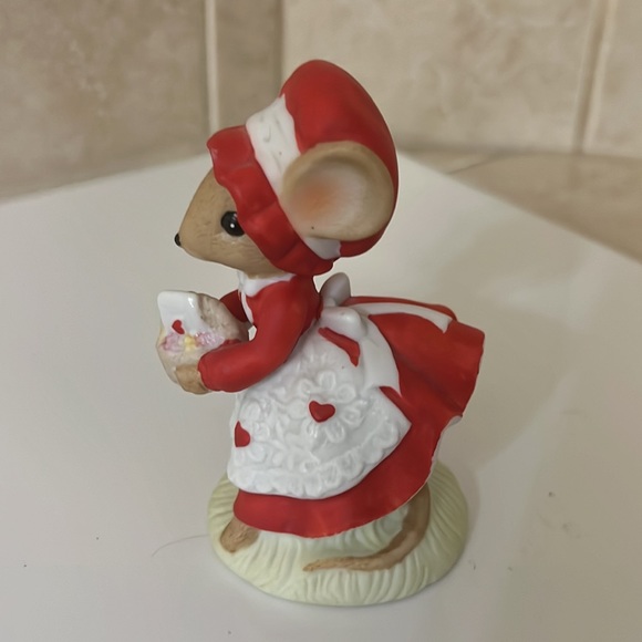 Enesco Imports Ceramic Valentine Mouse, Circa 1983 - Picture 4 of 5